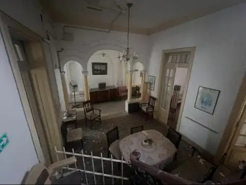 TERRENO CON EXCELENTE UBICACION EN EL CENTRO DE FLORES