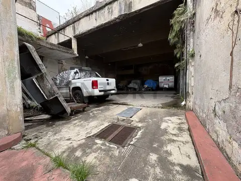 Terreno 485m2 con 2 ph a refaccionar en venta - Piñeyro, Avellaneda