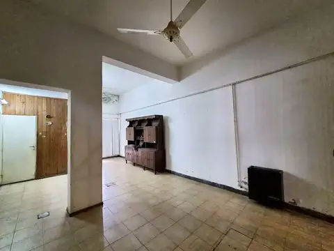 Casa 8 ambientes con 3 baños