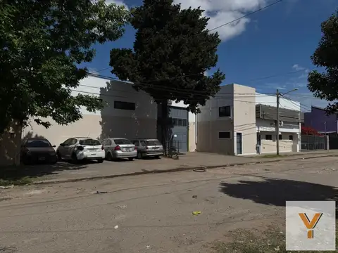Oficina en Venta con 4 cocheras