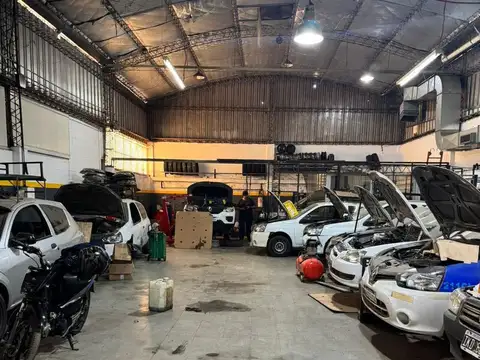 Edificio Comercial en venta - Oficinas - Baños - Cochera - 1.000Mts2 - Ituzaingó