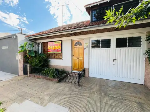 Casa 3 ambientes en alquiler, en Martínez