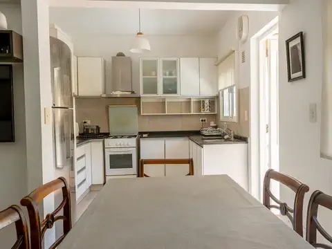 Depto Tipo Casa 4 ambientes con 3 baños