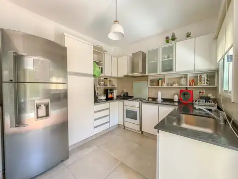 Depto Tipo Casa en Venta con 1 cocheras