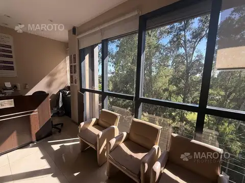 Oficina en alquiler en complejo Maschwitz Mall