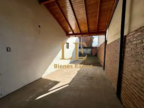 Casa 4 ambientes con 1 baño