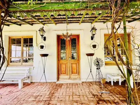 Venta Casco de Estancia de 8 Hectareas en Lobos