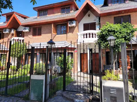 TRIPLEX DE CATEGORIA EN DE 4/5 AMBIENTES EN VILLA SARMIENTO