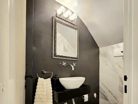 TRIPLEX DE CATEGORIA EN DE 4/5 AMBIENTES EN VILLA SARMIENTO
