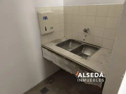 Local en Venta 40 años