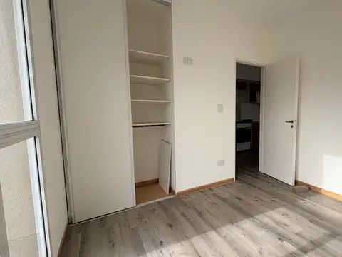 Departamento en Alquiler en Obligado, $ 550.000