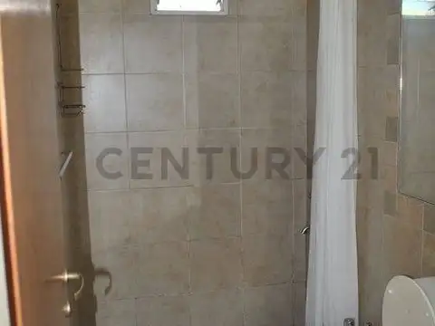 Venta de Ph de 2 ambientes con parque de uso común