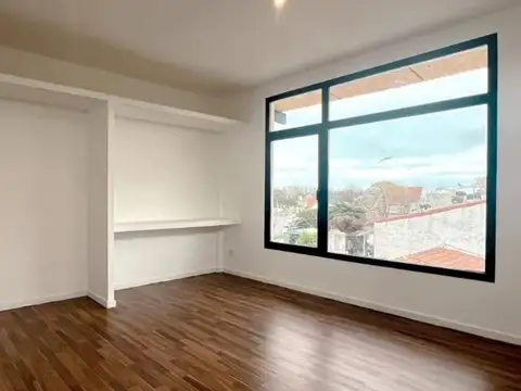 VENTA PH 3 AMB CON BALCON Y COCHERA!