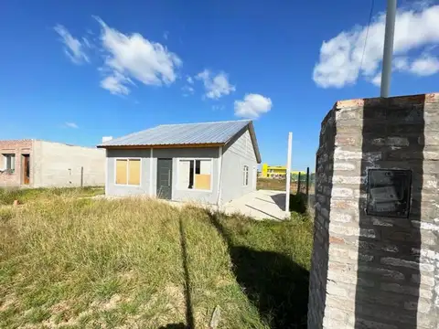 Casa 3 ambientes con 1 baño