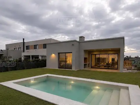 Casa en Venta en Pilar del Este - San Ramon, USD 160.000