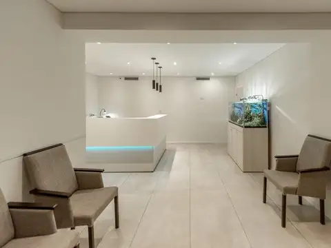 Oficina en Alquiler con 1 cochera