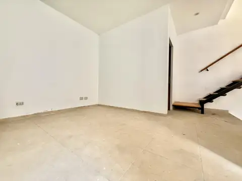 Depto Tipo Casa en Venta 1 año