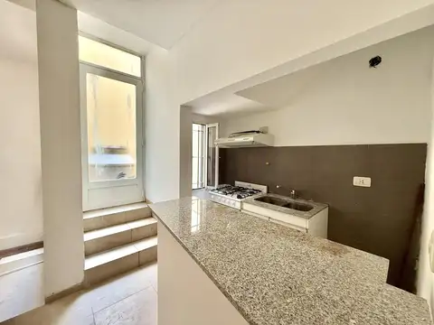 Depto Tipo Casa en Venta de 2 ambientes