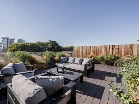 Alquiler. Departamento Triplex con Terraza Propia en La Lucila, Vicente López!
