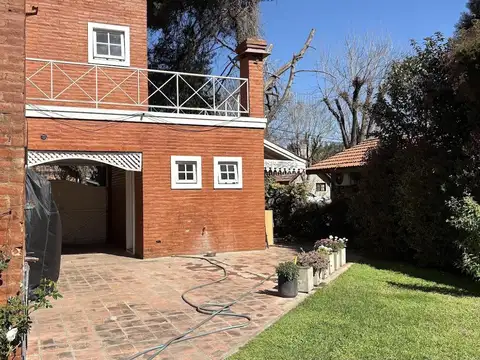 Casa 4 ambientes con 3 baños