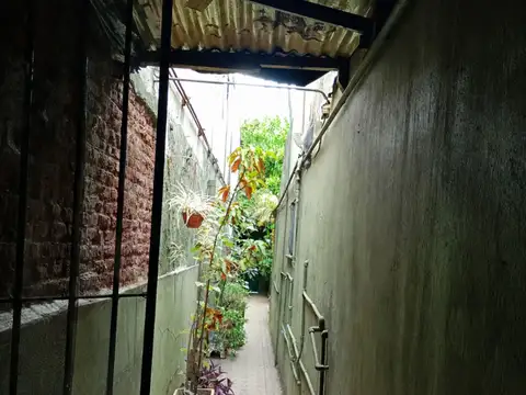 Casa 4 ambientes con 1 baño