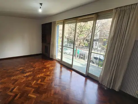 MUY LINDO DEPARTAMENTO DE 4 AMBIENTES C/BALCON