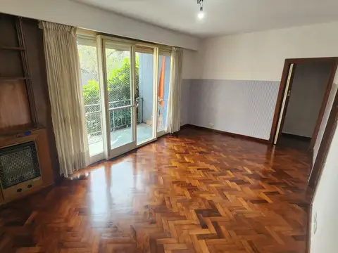 Manuela Pedraza 2200, Piso 1