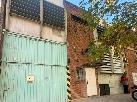 GALPON EN VENTA  MAS DE 1400METROS CUADRADOS EN LA ZONA DE PARQUE PATRICIOS- IMPERDIBLE- DISTRITO TE