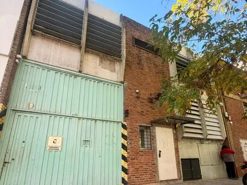 Galpon en Venta 54  mts Fondo