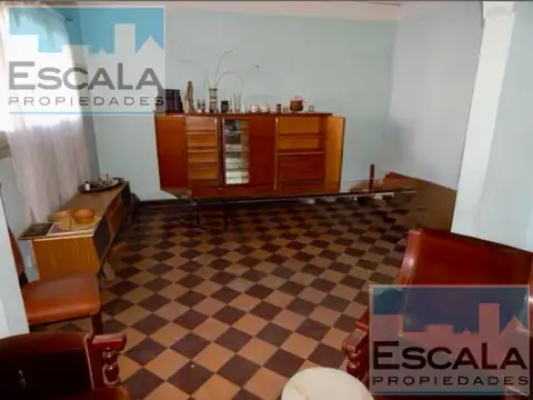 CASA DE 2 DORM CON PATIO Y COCHERA EN VENTA BELGRANO, ROSARIO