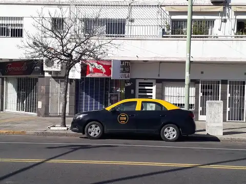 Avenida Castañares 1100