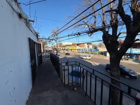Alquiler Departamento 3 Dormitorios Planta Alta Av. Armenia 4100