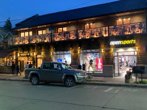 ALQUILER LOCAL COMERCIAL SAN MARTIN DE LOS ANDES . CASCO CENTRICO