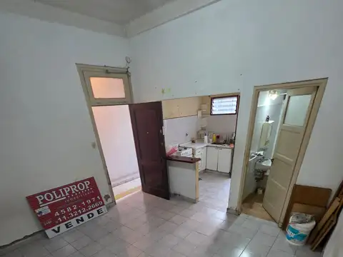 PH 2 AMB. A MEJORAR - PLANTA BAJA AL FRENTE - PATIO - SIN EXPENSAS - MUY BUENA UBICACION