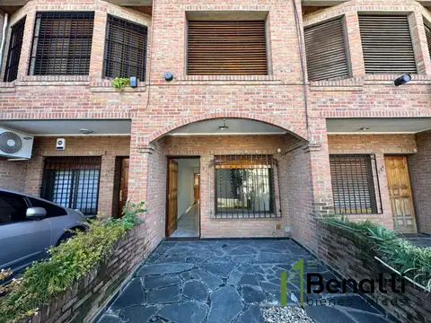 Depto Tipo Casa en Venta con 1 cocheras