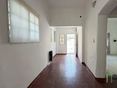 PH 3 ambientes al frente con GARAJE Y PATIO. SIN EXPENSAS