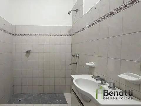 PH 3 ambientes al frente con GARAJE Y PATIO. SIN EXPENSAS