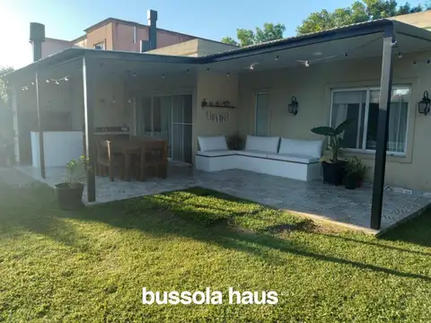 Casa en Venta con 3 cocheras