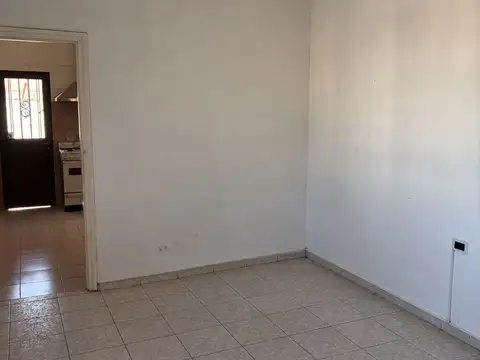 Depto Tipo Casa 5 ambientes con 1 baño