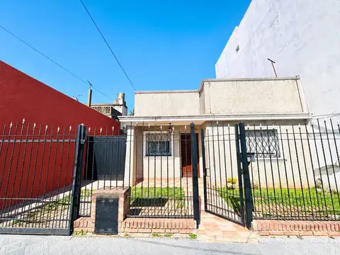 CASA 3 AMBIENTES + GALPON EN CASEROS