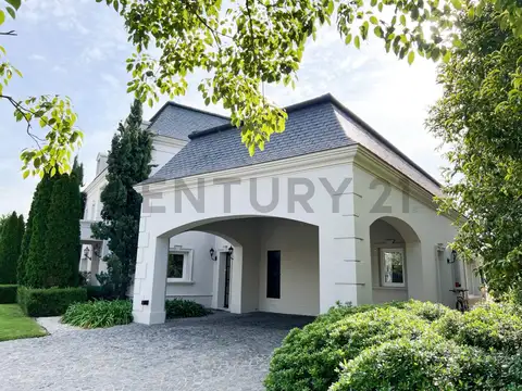 Casa en Venta con 2 cocheras