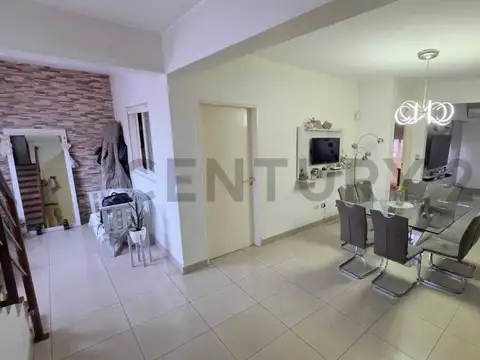 VENTA PH 4 ambientes con cochera, terraza y parrilla | Lomas del Mirador - Acepta permuta