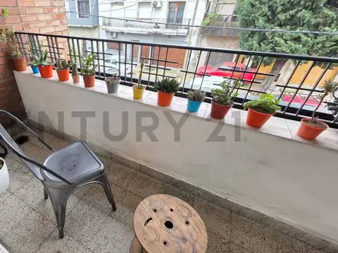 Departamento 4 ambientes con 2 baños