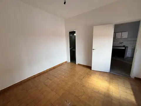 Casa en PH con jardín y parrilla en alquiler!