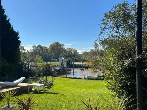 Casa en Venta con 4 cocheras