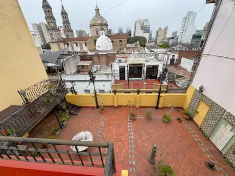 Excelente propiedad con Terraza para Estudio/Comercio