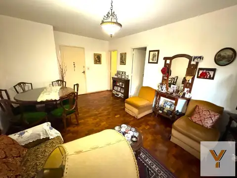 Avenida Mendoza e/ Bucarelli y Andonaegui