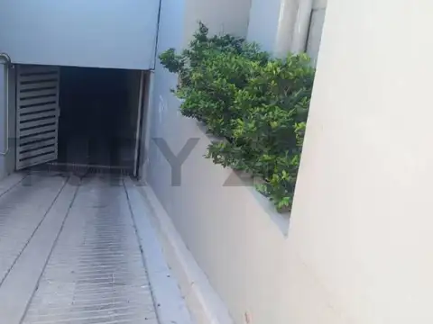 1 de mayo 1000, Piso 1