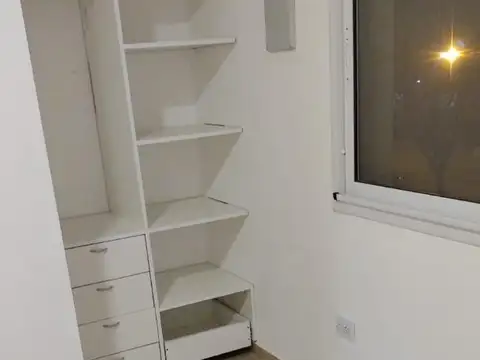 Hermoso departamento con cochera, 2 dormitorios y servicios