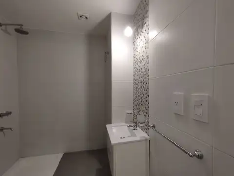 Departamento en venta a estrenar, al frente con balcón. Excelente Ubicación